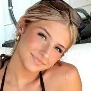 ashlynnbrooks / official.ashlynn.brooke nude photo #0024