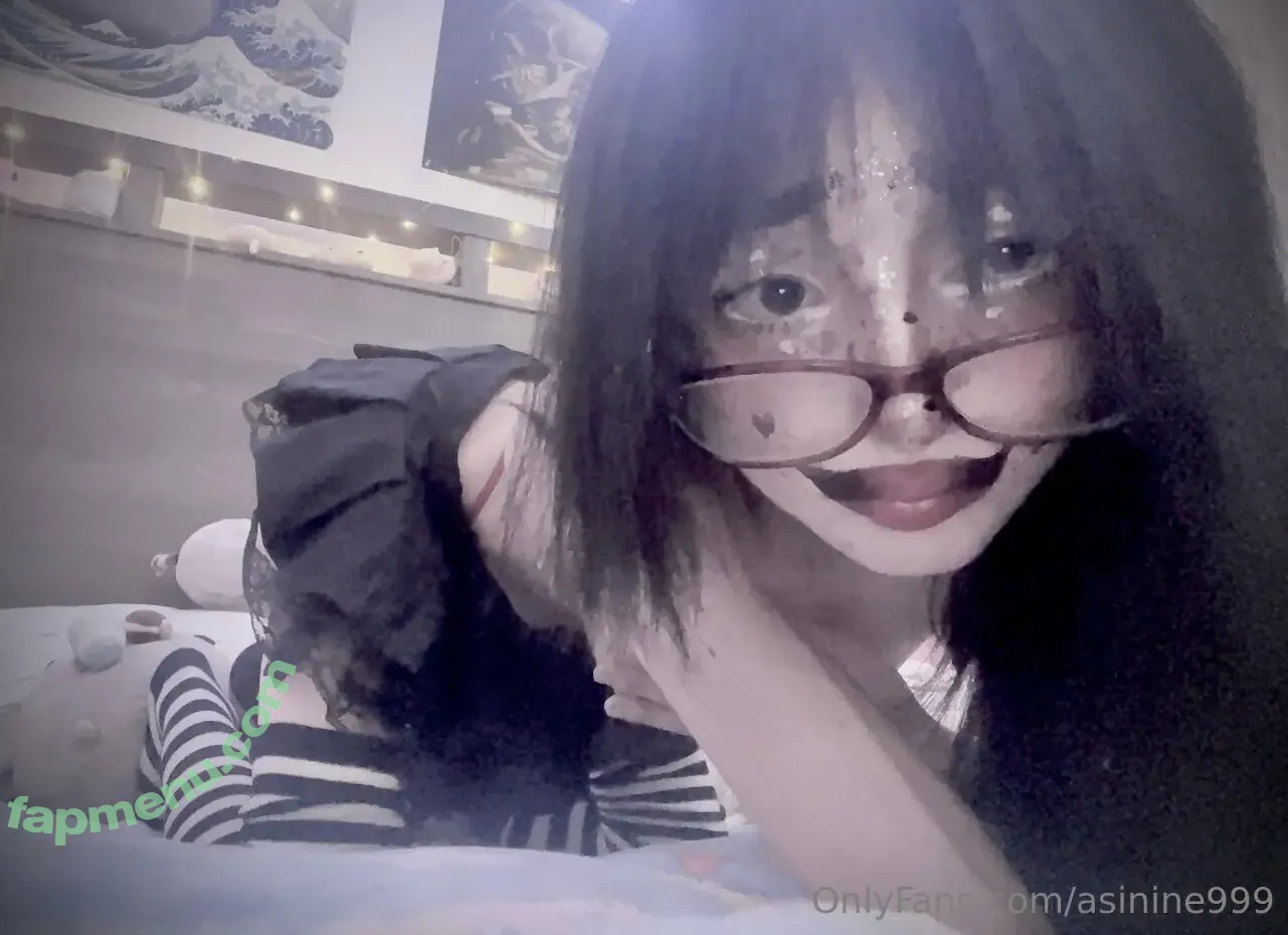 Asinine999 nude photo #0053 (Sophie)