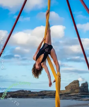 ASMRessense / gigglebubbles_ / rose477 nude photo #0013