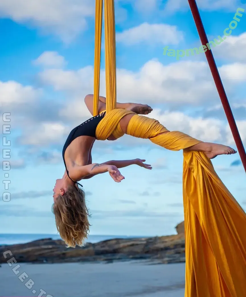 ASMRessense nude photo #0011 (gigglebubbles_ / rose477)