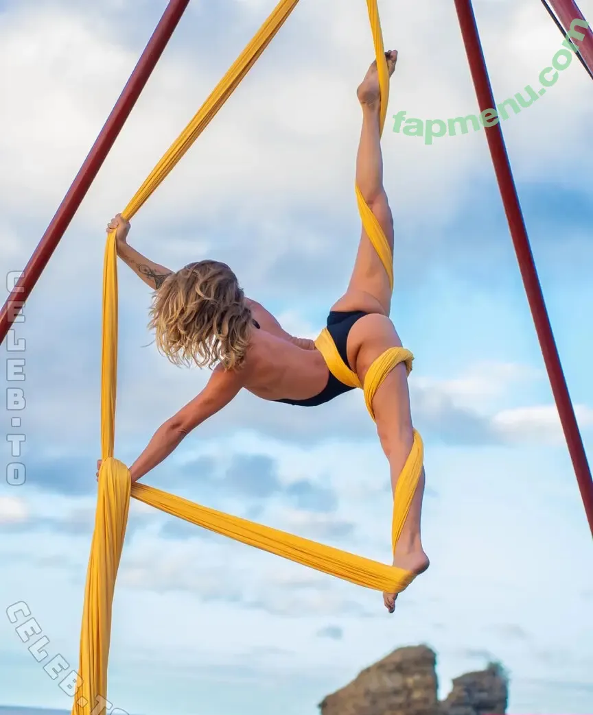 ASMRessense nude photo #0015 (gigglebubbles_ / rose477)