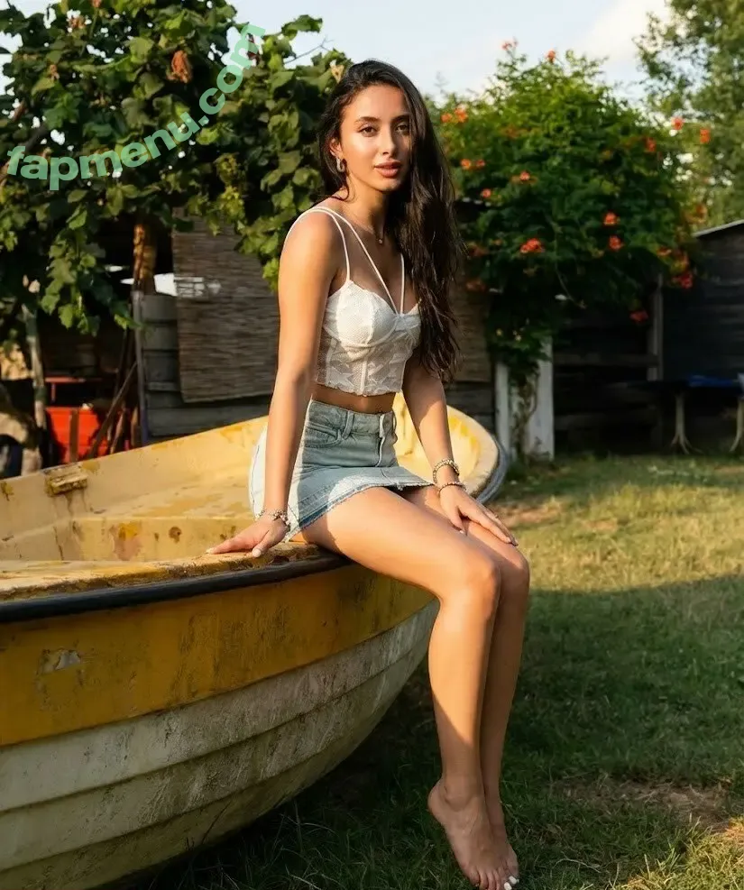 Atavratmiyav nude photo #0074 (Merve Cin / atavrattmiiyav)