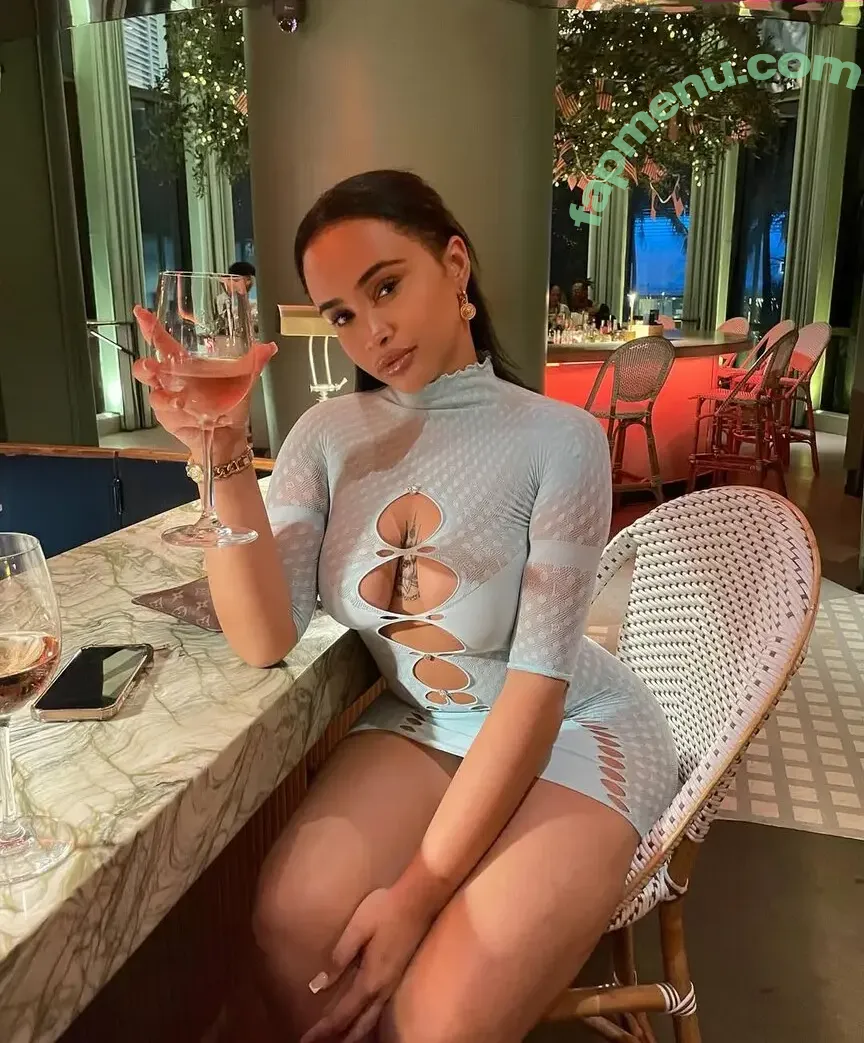 Athena Rome nude photo #0009 (athenaromexo / imnotathenarome / petiteathenax)