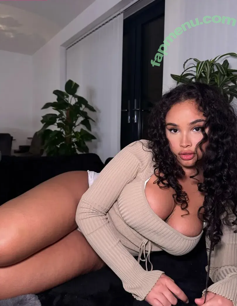 Athena Rome nude photo #0015 (athenaromexo / imnotathenarome / petiteathenax)