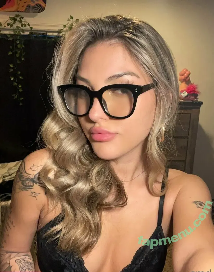 athenasnowx nude photo #0011 (athena_snowsky)