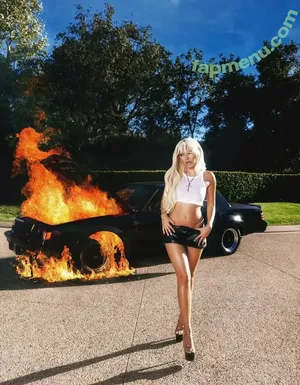 Atiana De La Hoya / atianadelahoya nude photo #0020