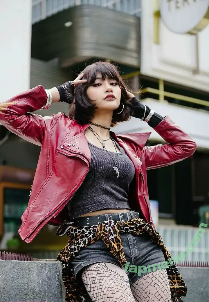 Atiqaaarn nude photo #0025 (Tiqaaa)