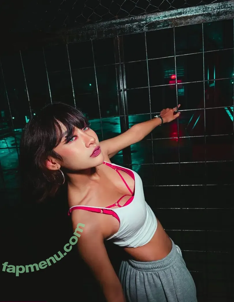 Atiqaaarn nude photo #0055 (Tiqaaa)