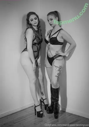  nude photo #0005