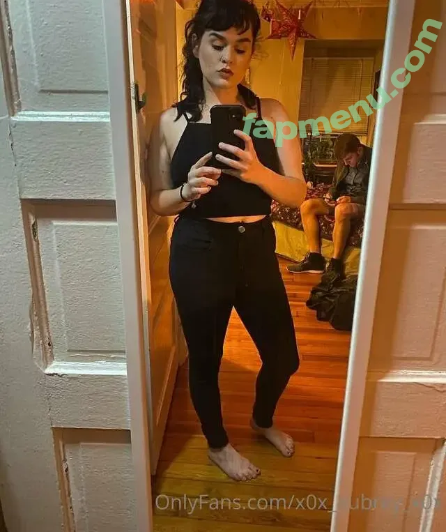 aubrey nude photo #0021 (aubreyoday / x0x_aubrey_x0x / xxo_aubrey_xxo)