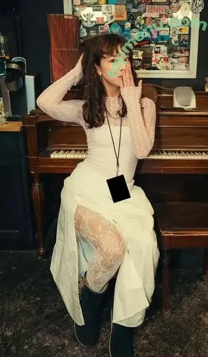 Aubrey Anderson-Emmons / aubreyandersonemmons nude photo #0089