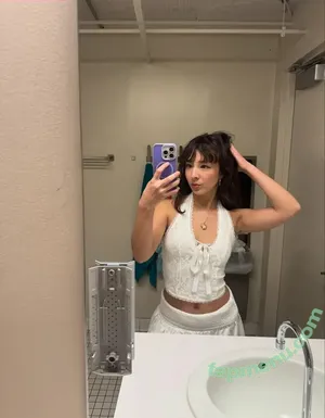 Aubrey Anderson-Emmons / aubreyandersonemmons nude photo #0090