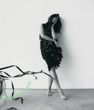 Aubrey Plaza / plazadeaubrey nude photo #0076