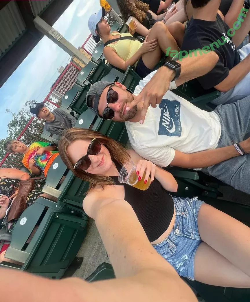 Audra Miller nude photo #0387 (anellamiller / audra.mllr / audramllr)