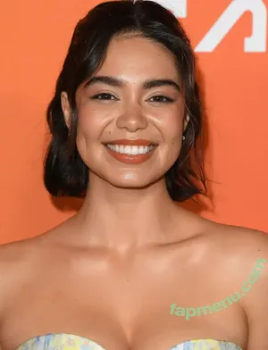 Aulii Cravalho / AuliiCravalho / Auli’i Cravalho nude photo #0274