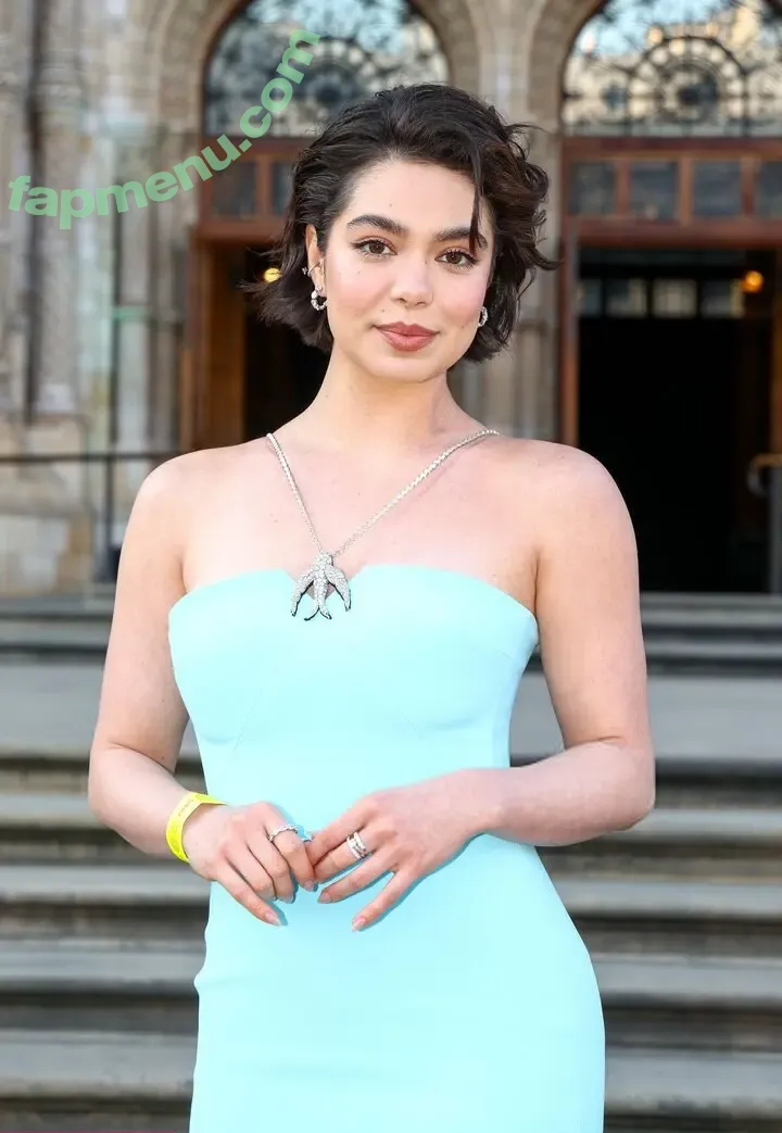 Aulii Cravalho nude photo #0145 (AuliiCravalho / Auli’i Cravalho)