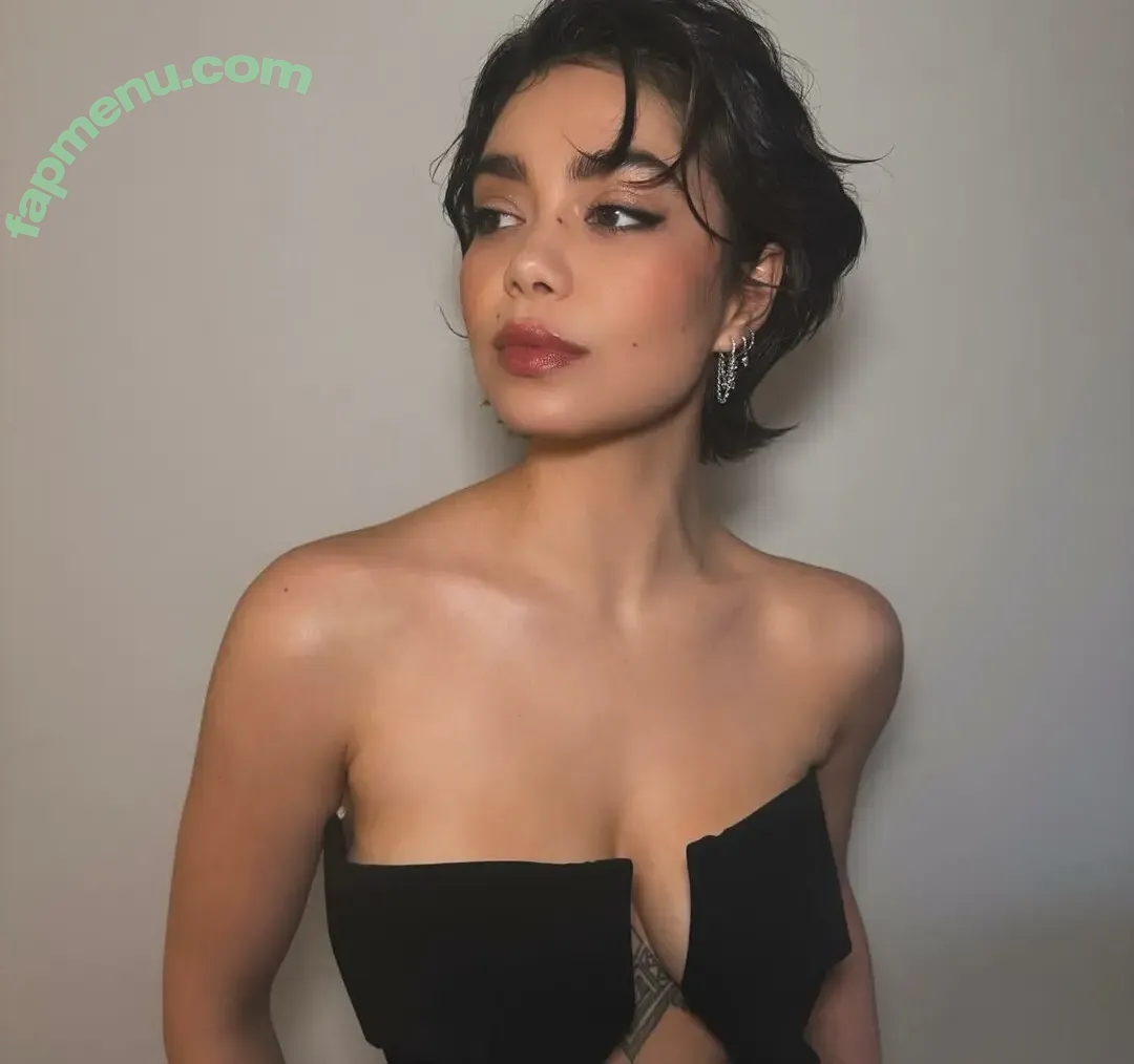 Aulii Cravalho nude photo #0173 (AuliiCravalho / Auli’i Cravalho)