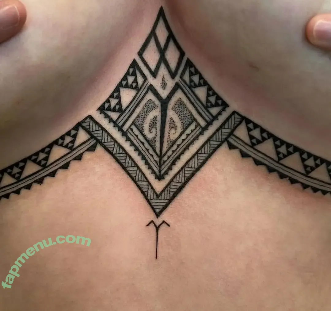 Aulii Cravalho nude photo #0305 (AuliiCravalho / Auli’i Cravalho)