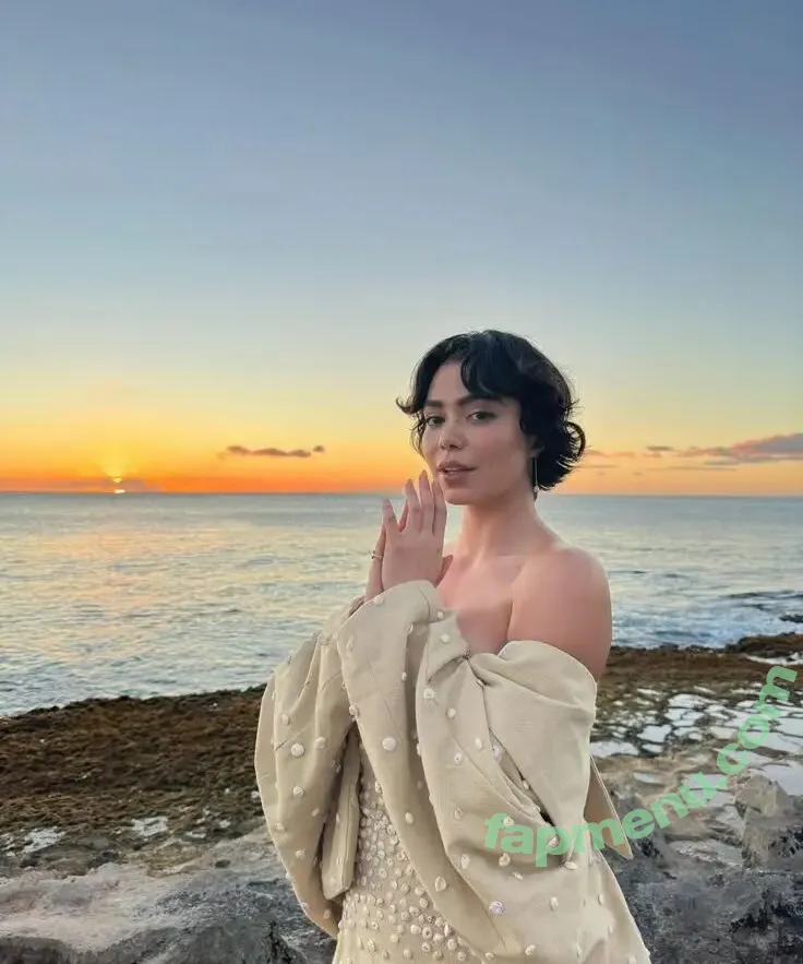 Aulii Cravalho nude photo #0308 (AuliiCravalho / Auli’i Cravalho)