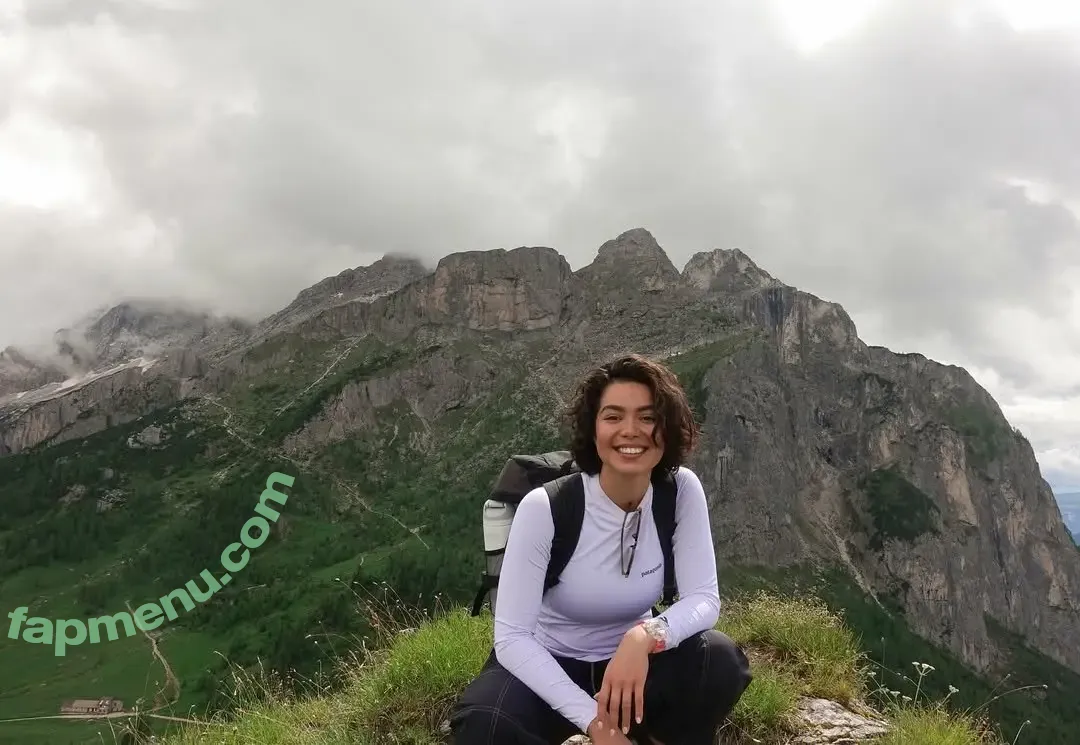 Aulii Cravalho nude photo #0322 (AuliiCravalho / Auli’i Cravalho)