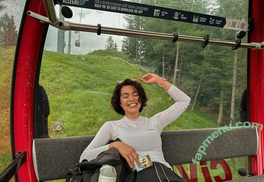 Aulii Cravalho nude photo #0323 (AuliiCravalho / Auli’i Cravalho)