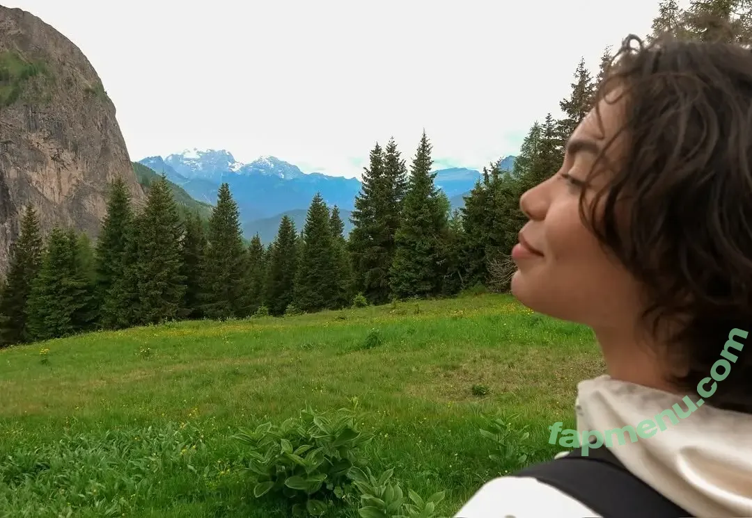 Aulii Cravalho nude photo #0324 (AuliiCravalho / Auli’i Cravalho)