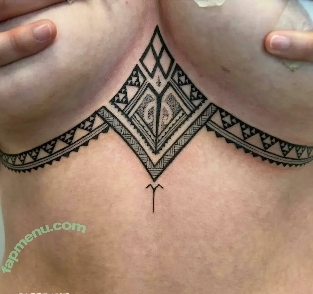 Aulii Cravalho nude photo #0335 (AuliiCravalho / Auli’i Cravalho)