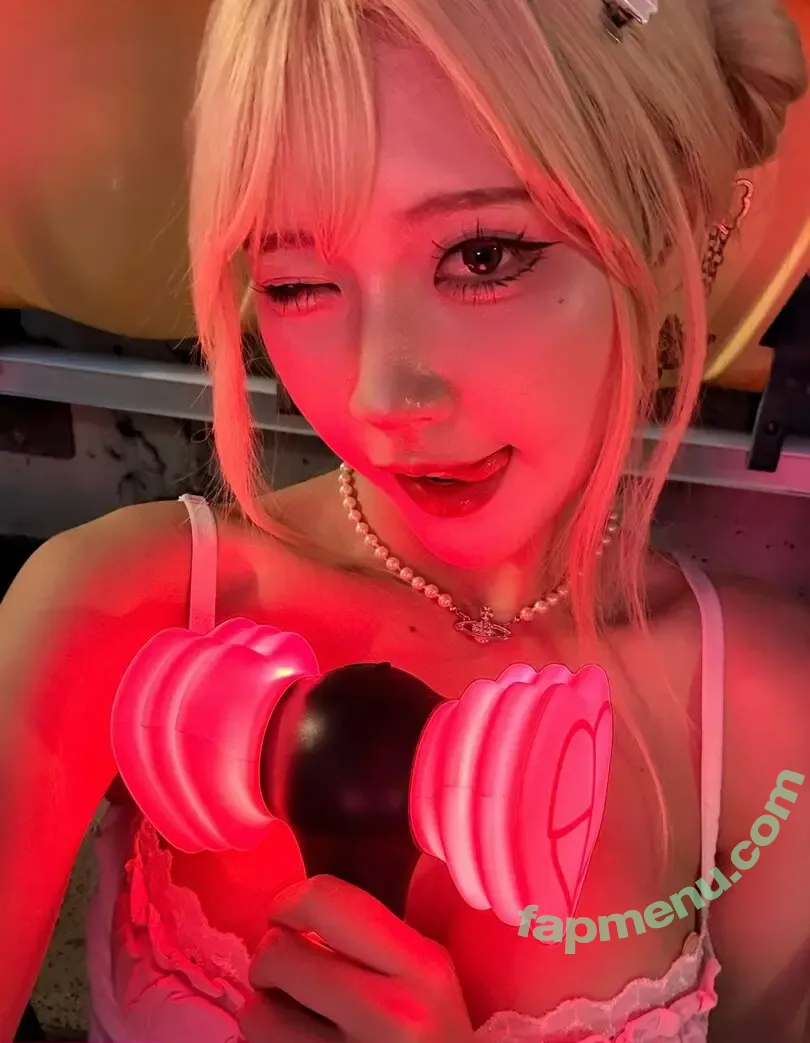 Aumx1a nude photo #0218 (Aumx1a)