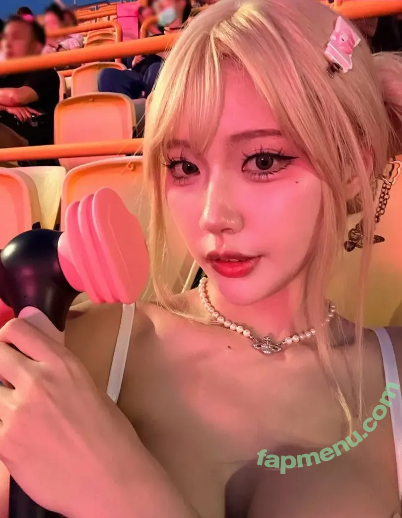 Aumx1a nude photo #0220 (Aumx1a)