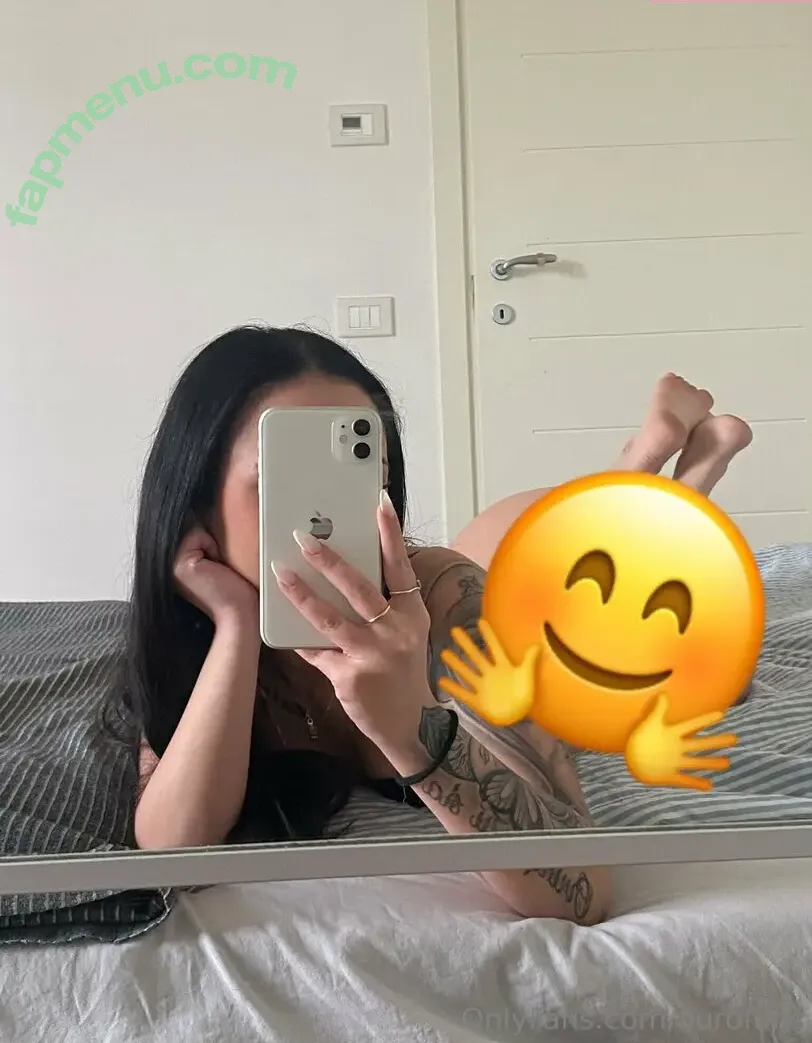 aurofans nude photo #0001 (aurofans.ofi)