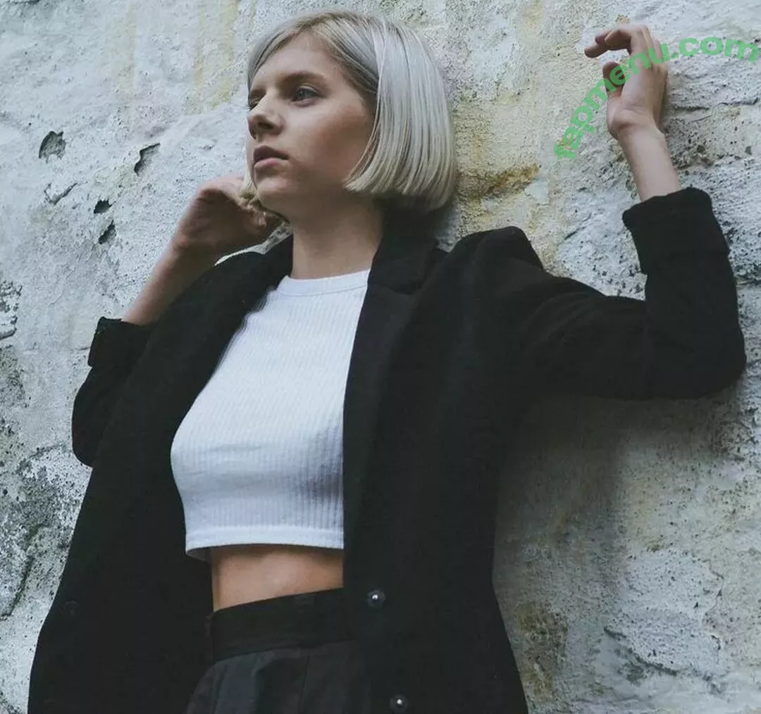 Aurora Aksnes nude photo #0016 (auroramusic / singer)