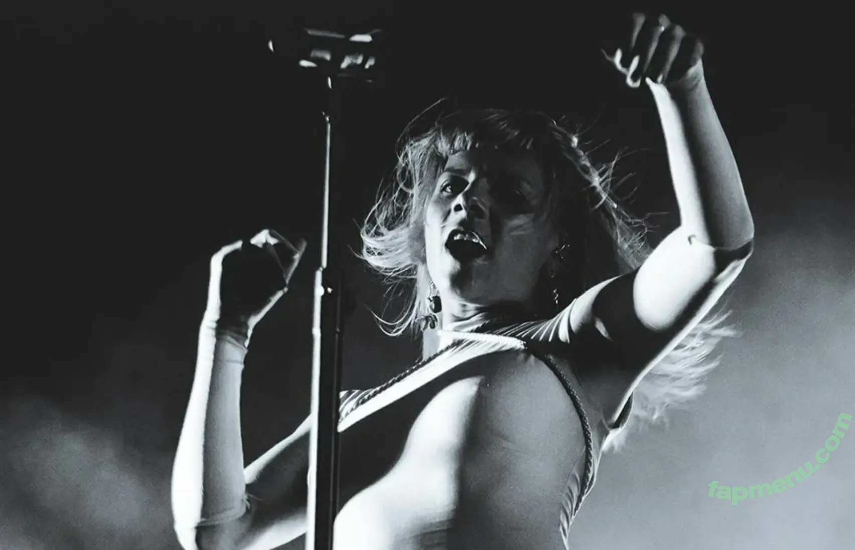 Aurora Aksnes nude photo #0382 (auroramusic / singer)