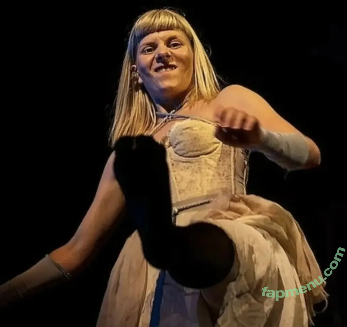 Aurora Aksnes nude photo #0417 (auroramusic / singer)
