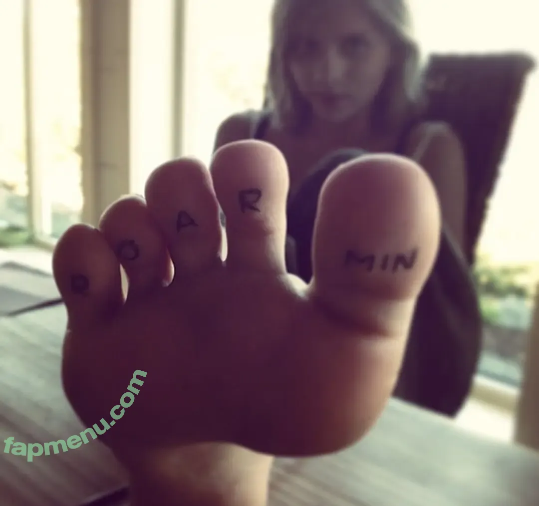 Aurora Aksnes nude photo #0458 (auroramusic / singer)