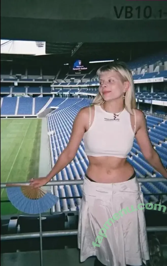 Aurora Aksnes nude photo #0505 (auroramusic / singer)