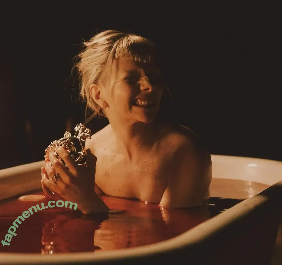Aurora Aksnes nude photo #0510 (auroramusic / singer)