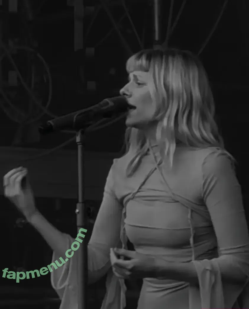 Aurora Aksnes nude photo #0512 (auroramusic / singer)