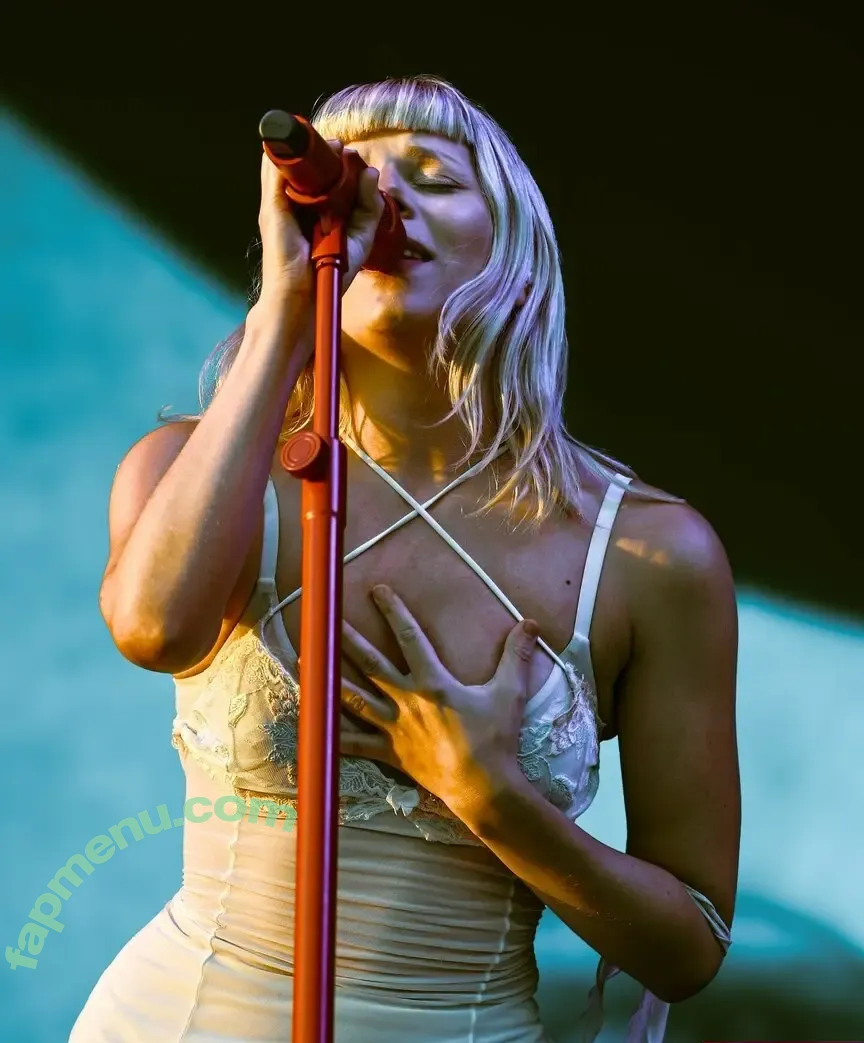 Aurora Aksnes nude photo #0546 (auroramusic / singer)