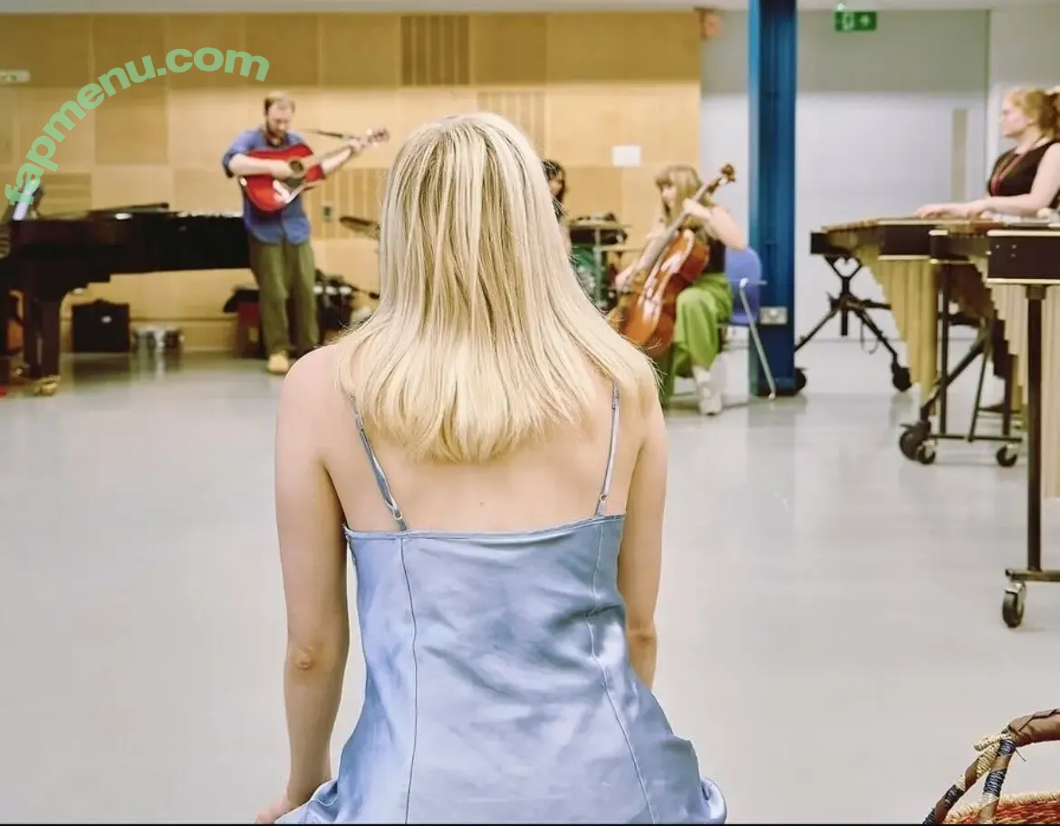 Aurora Aksnes nude photo #0557 (auroramusic / singer)