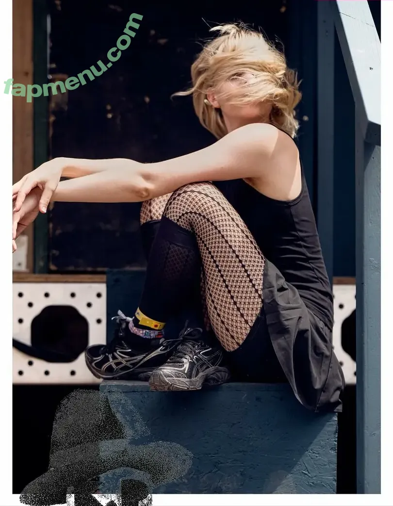 Aurora Aksnes nude photo #0564 (auroramusic / singer)