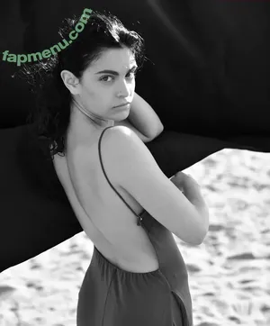 Aurora Giovinazzo / aurora_giovinazzo nude photo #0011