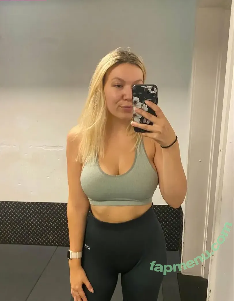 Aurora Lyngdal nude photo #0011 (auroralyngdal)