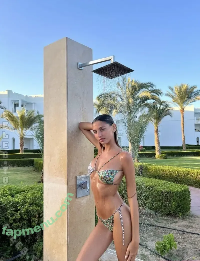 Aurora Mariani nude photo #0024 (auroraamarianii)