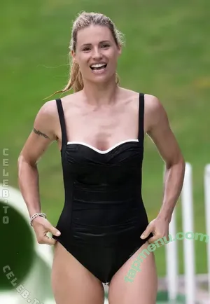 Aurora Ramazzotti / nichtvondieserweltofficial nude photo #0341