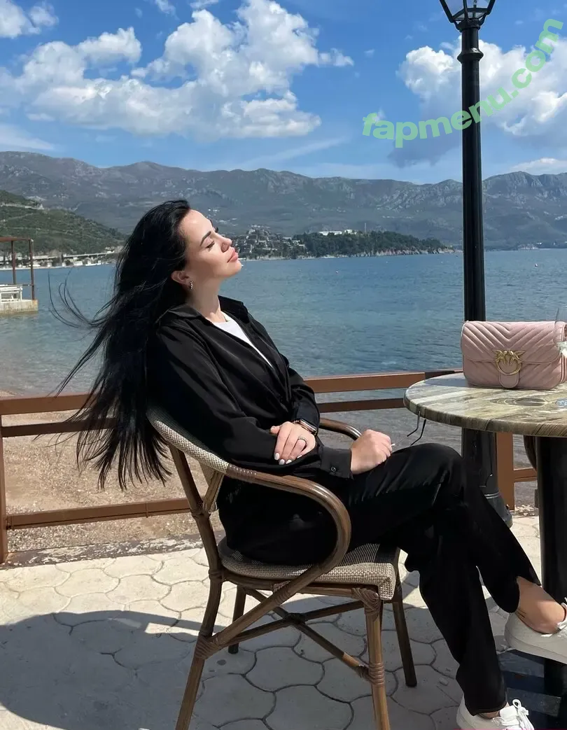 aurora_vinga nude photo #0021 (auroraaa.v)