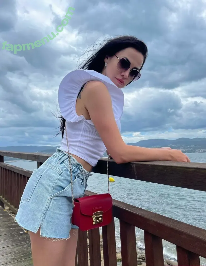 aurora_vinga nude photo #0025 (auroraaa.v)