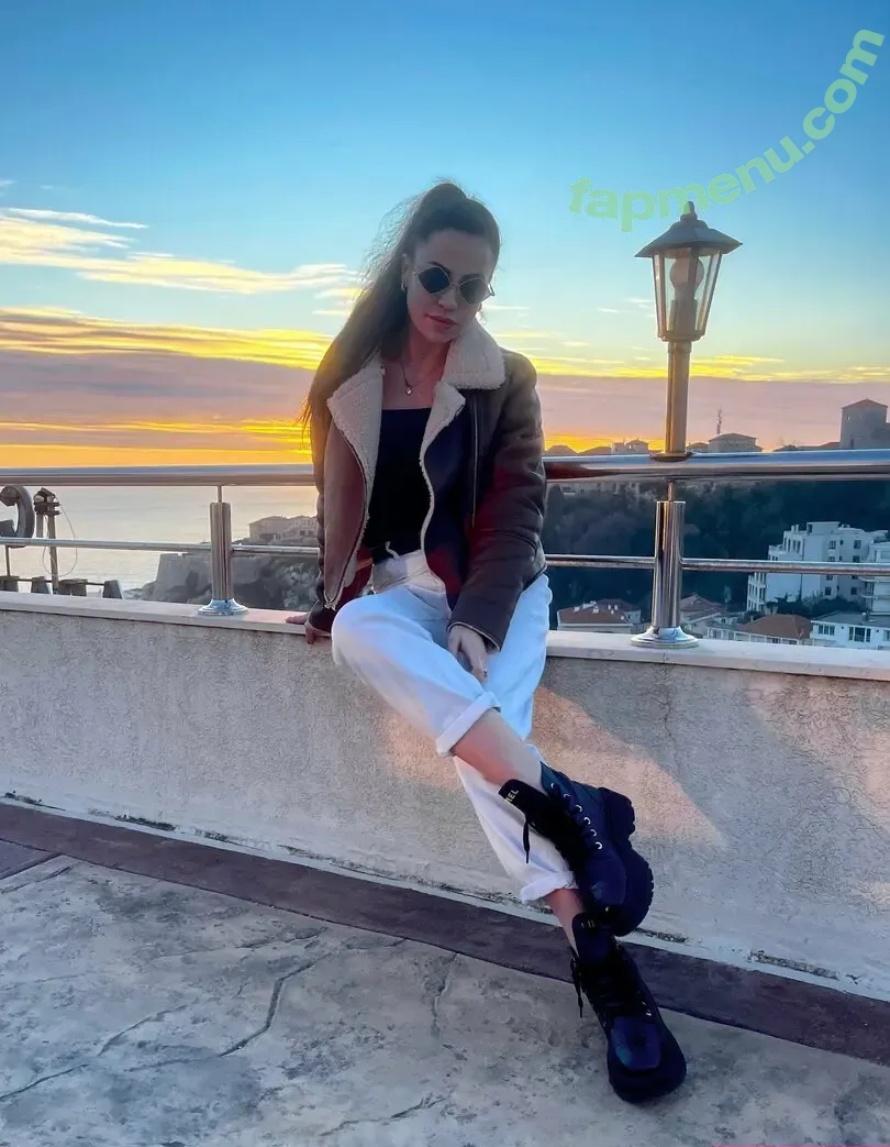 aurora_vinga nude photo #0033 (auroraaa.v)