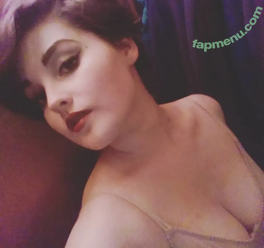 auroraiskira nude photo #0010 (kingauratv)