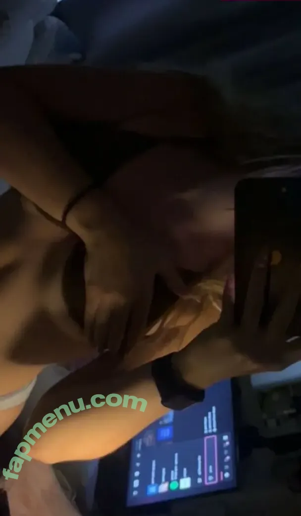 auroraroar777 nude photo #0029 (aura7777 / aurora7w7 / aurora_yonii)