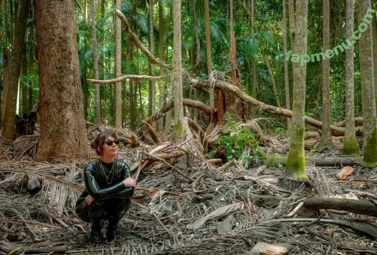 aussarah1 nude photo #0116 (aussarah1)